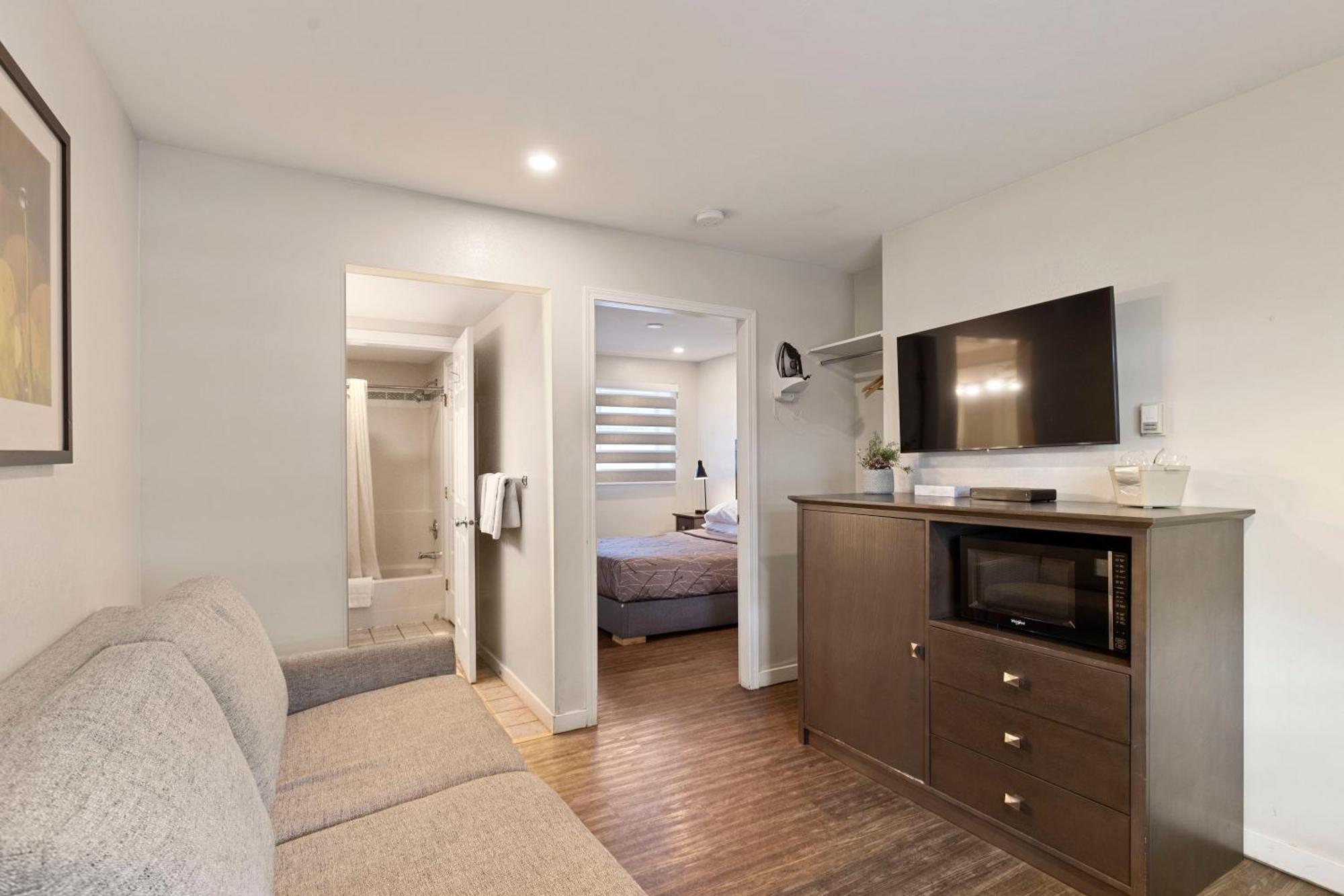 Oasis Inn Kelowna Ngoại thất bức ảnh