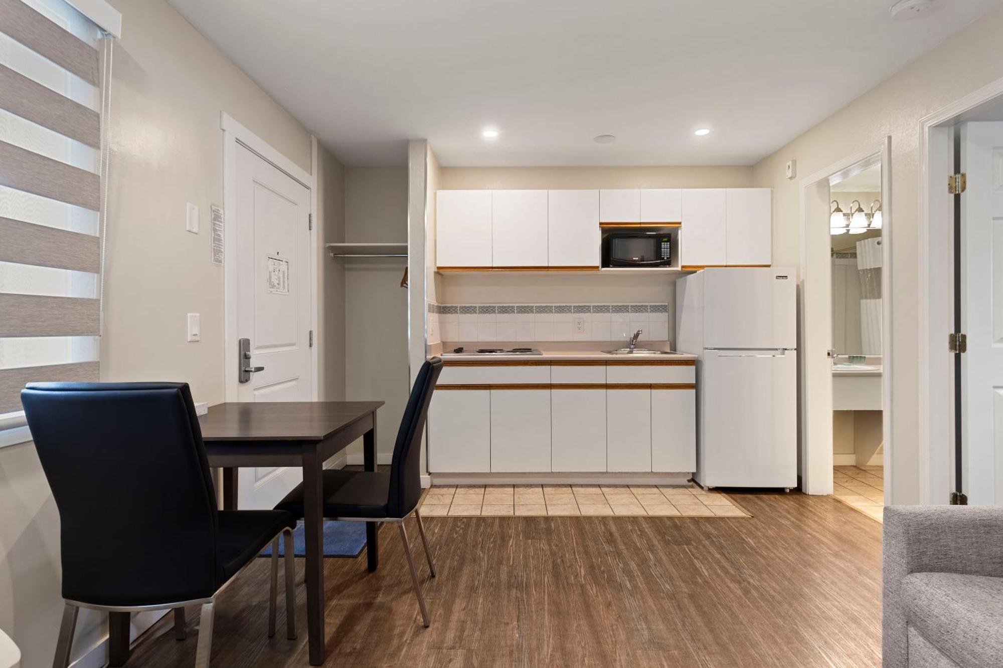Oasis Inn Kelowna Ngoại thất bức ảnh