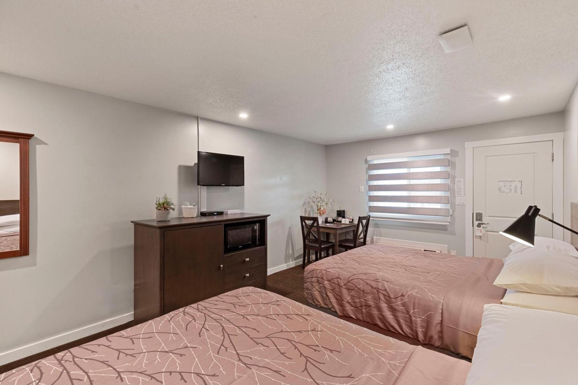 Oasis Inn Kelowna Ngoại thất bức ảnh