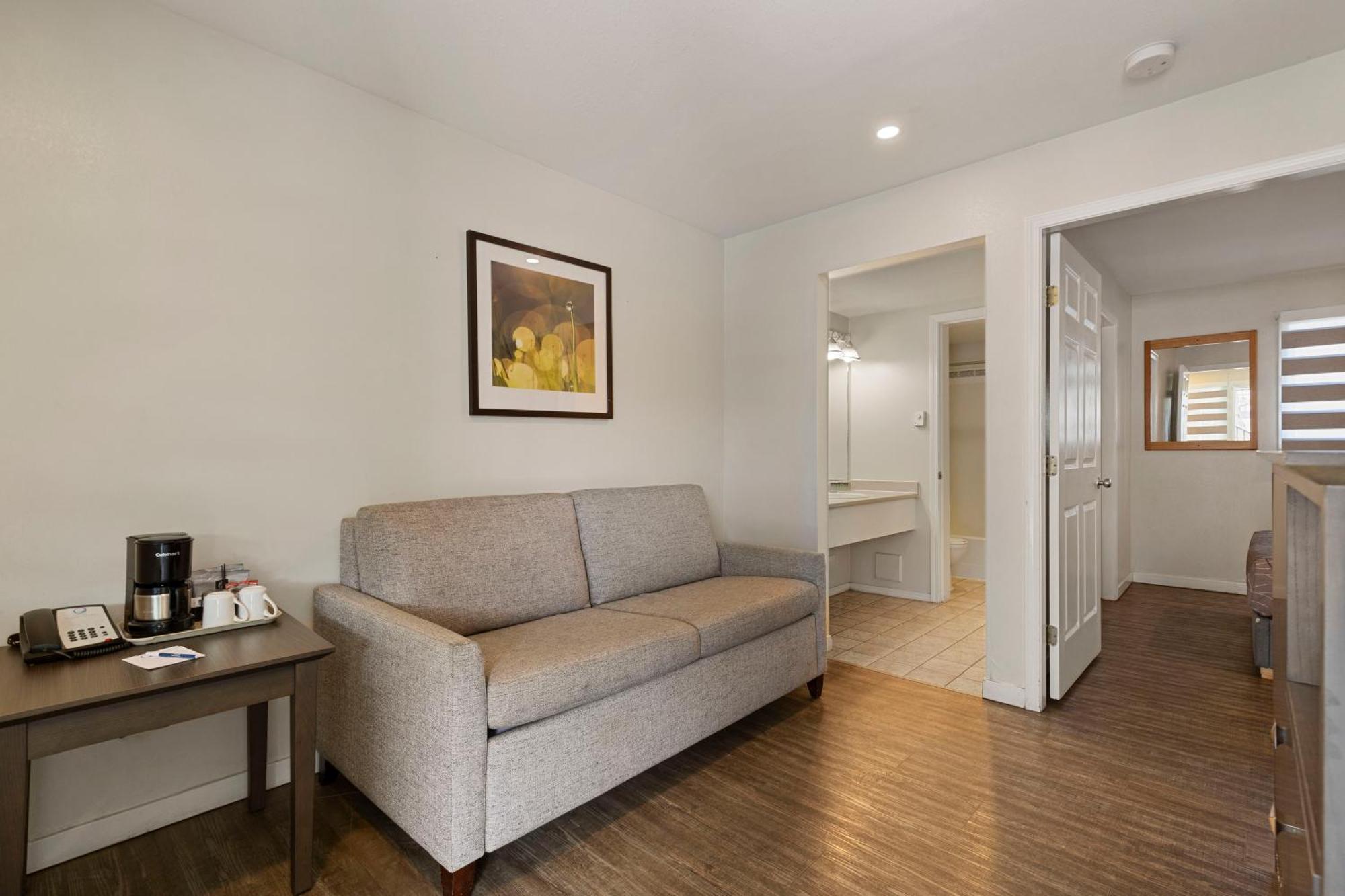 Oasis Inn Kelowna Ngoại thất bức ảnh