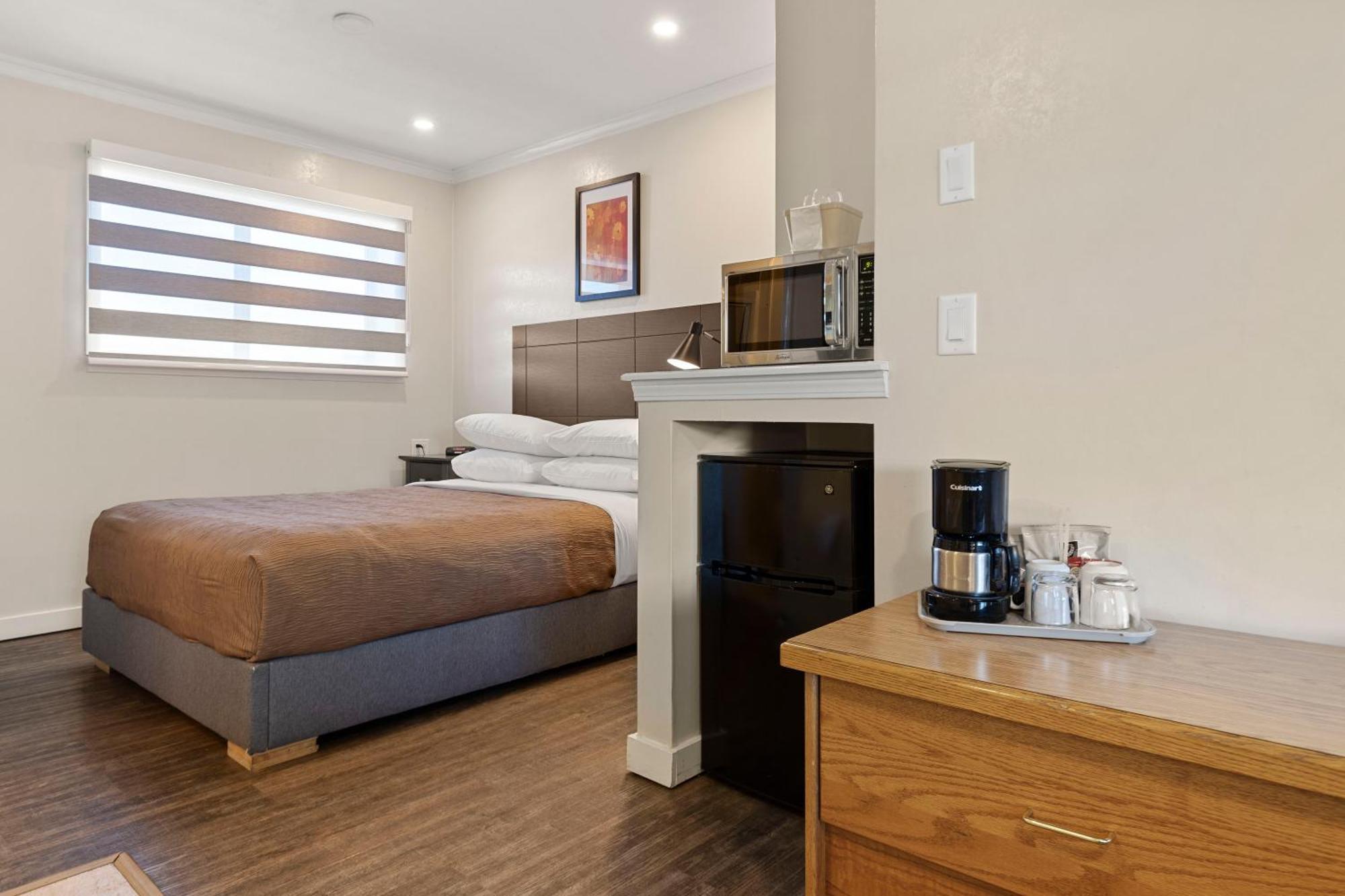 Oasis Inn Kelowna Ngoại thất bức ảnh