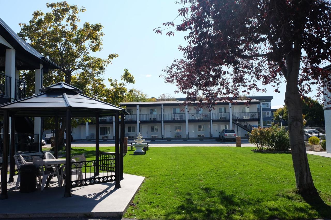 Oasis Inn Kelowna Ngoại thất bức ảnh