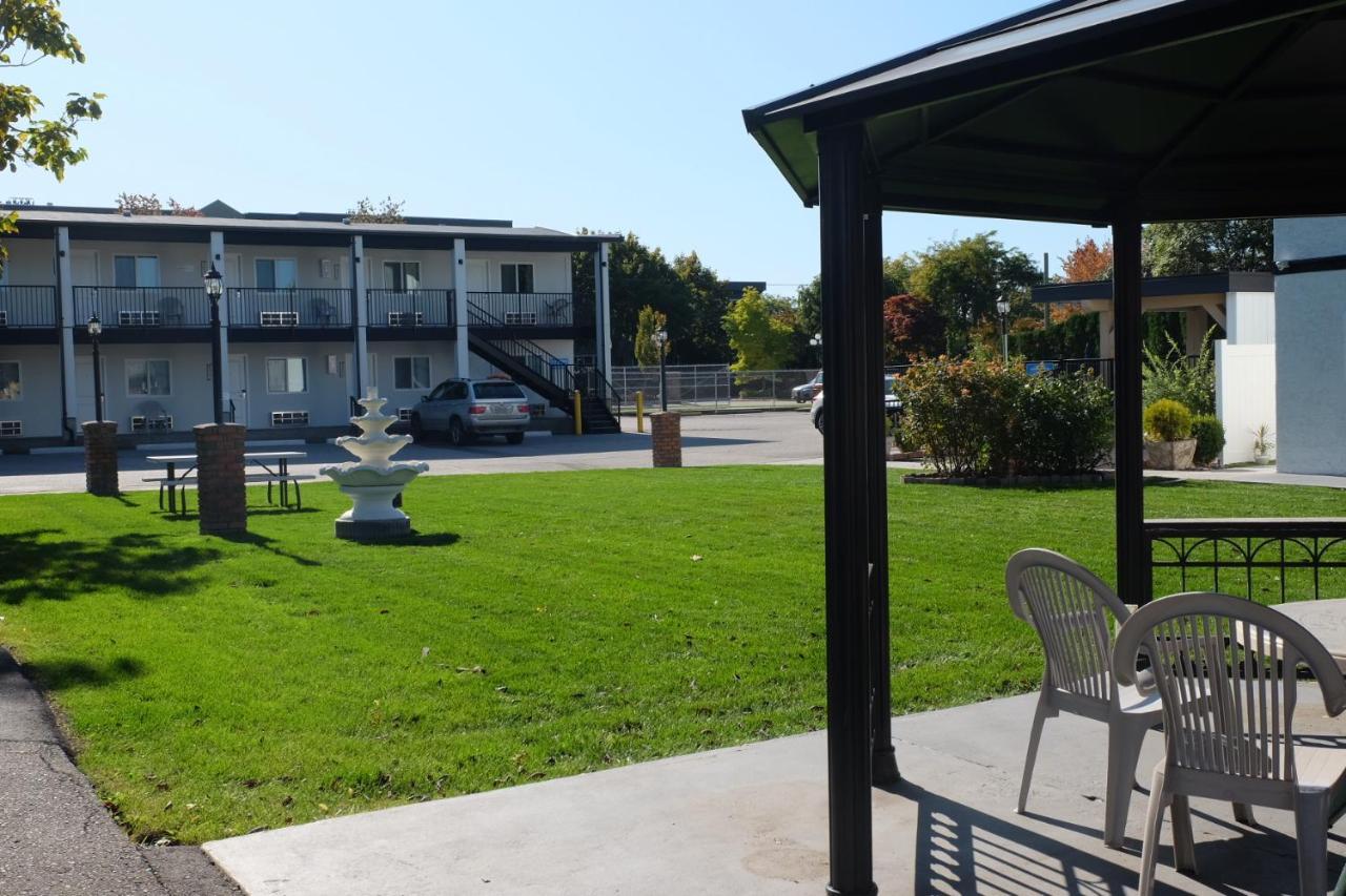 Oasis Inn Kelowna Ngoại thất bức ảnh